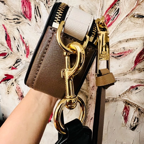 Preloved Authentic Marc Jacobs Snapshot - Picture 3 of 5